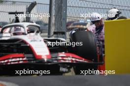 Marshals watch Kevin Magnussen (DEN) Haas VF-23. 05.05.2023. Formula 1 World Championship, Rd 5, Miami Grand Prix, Miami, Florida, USA, Practice Day.