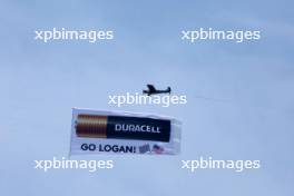 Duracell wish Logan Sargeant (USA) Williams Racing good luck with airplanes and banners. 05.05.2023. Formula 1 World Championship, Rd 5, Miami Grand Prix, Miami, Florida, USA, Practice Day.