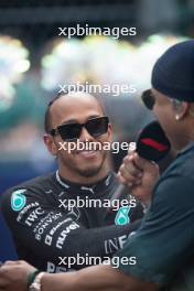 Lewis Hamilton (GBR) Mercedes AMG F1 with LL Cool J (USA) on the grid. 07.05.2023. Formula 1 World Championship, Rd 5, Miami Grand Prix, Miami, Florida, USA, Race Day.