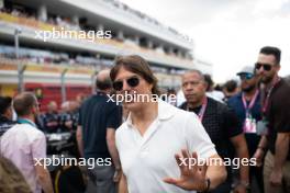 Tom Cruise (USA) Actor on the grid. 07.05.2023. Formula 1 World Championship, Rd 5, Miami Grand Prix, Miami, Florida, USA, Race Day.