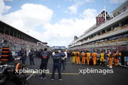 The grid before the start of the race. 07.05.2023. Formula 1 World Championship, Rd 5, Miami Grand Prix, Miami, Florida, USA, Race Day.
