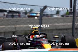 Sergio Perez (MEX) Red Bull Racing RB19. 06.05.2023. Formula 1 World Championship, Rd 5, Miami Grand Prix, Miami, Florida, USA, Qualifying Day.