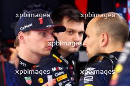 (L to R): Max Verstappen (NLD) Red Bull Racing with Gianpiero Lambiase (ITA) Red Bull Racing Engineer. 06.05.2023. Formula 1 World Championship, Rd 5, Miami Grand Prix, Miami, Florida, USA, Qualifying Day.
