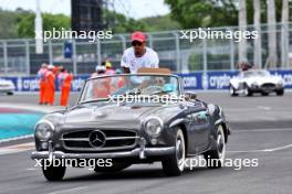 Lewis Hamilton (GBR) Mercedes AMG F1 on the drivers' parade. 07.05.2023. Formula 1 World Championship, Rd 5, Miami Grand Prix, Miami, Florida, USA, Race Day.