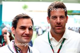 (L to R): Roger Federer (SUI) Tennis Player with Juan Martin del Potro (ARG) Tennis Player. 07.05.2023. Formula 1 World Championship, Rd 5, Miami Grand Prix, Miami, Florida, USA, Race Day.