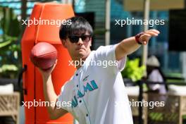 Zhou Guanyu (CHN) Alfa Romeo F1 Team plays American Football 04.05.2023. Formula 1 World Championship, Rd 5, Miami Grand Prix, Miami, Florida, USA, Preparation Day.