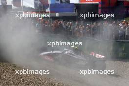 Nico Hulkenberg (GER) Haas VF-23 runs off in the first practice session. 25.08.2023. Formula 1 World Championship, Rd 14, Dutch Grand Prix, Zandvoort, Netherlands, Practice Day.