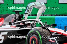 Kevin Magnussen (DEN) Haas VF-23 crashed in the third practice session. 26.08.2023. Formula 1 World Championship, Rd 14, Dutch Grand Prix, Zandvoort, Netherlands, Qualifying Day.