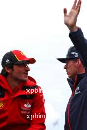 (L to R): Carlos Sainz Jr (ESP) Ferrari with Max Verstappen (NLD) Red Bull Racing on the drivers' parade. 27.08.2023. Formula 1 World Championship, Rd 14, Dutch Grand Prix, Zandvoort, Netherlands, Race Day.