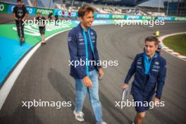 Alexander Albon (THA) Williams Racing walks the circuit with the team. 24.08.2023. Formula 1 World Championship, Rd 14, Dutch Grand Prix, Zandvoort, Netherlands, Preparation Day.