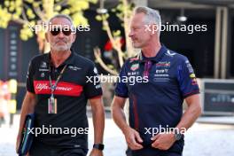 (L to R): Beat Zehnder (SUI) Alfa Romeo F1 Sporting Director with Jonathan Wheatley (GBR) Red Bull Racing Team Manager. 06.10.2023 Formula 1 World Championship, Rd 18, Qatar Grand Prix, Doha, Qatar, Qualifying Day.