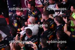 Race winner Max Verstappen (NLD) Red Bull Racing celebrates with Dr Helmut Marko (AUT) Red Bull Motorsport Consultant in parc ferme. 08.10.2023. Formula 1 World Championship, Rd 18, Qatar Grand Prix, Doha, Qatar, Race Day.