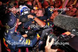 Max Verstappen (NLD) Red Bull Racing celebrates winning his third World Championship in Sprint parc ferme with Christian Horner (GBR) Red Bull Racing Team Principal and the team. 07.10.2023. Formula 1 World Championship, Rd 18, Qatar Grand Prix, Doha, Qatar, Sprint Day.