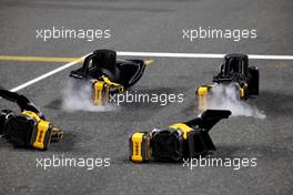 Grid atmosphere - air blowers. 19.03.2023. Formula 1 World Championship, Rd 2, Saudi Arabian Grand Prix, Jeddah, Saudi Arabia, Race Day.