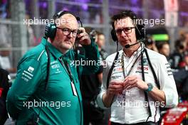(L to R): Tom McCullough (GBR) Aston Martin F1 Team Performance Director with Andrew Shovlin (GBR) Mercedes AMG F1 Trackside Engineering Director on the grid. 19.03.2023. Formula 1 World Championship, Rd 2, Saudi Arabian Grand Prix, Jeddah, Saudi Arabia, Race Day.