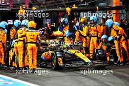 Lando Norris (GBR) McLaren MCL60 makes a pit stop. 19.03.2023. Formula 1 World Championship, Rd 2, Saudi Arabian Grand Prix, Jeddah, Saudi Arabia, Race Day.