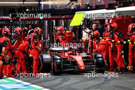 Charles Leclerc (MON) Ferrari SF-23 makes a pit stop. 19.03.2023. Formula 1 World Championship, Rd 2, Saudi Arabian Grand Prix, Jeddah, Saudi Arabia, Race Day.