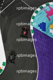 Max Verstappen (NLD) Red Bull Racing RB19 leads Lewis Hamilton (GBR) Mercedes AMG F1 W14. 19.03.2023. Formula 1 World Championship, Rd 2, Saudi Arabian Grand Prix, Jeddah, Saudi Arabia, Race Day.
