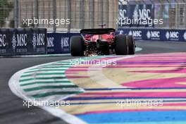 Charles Leclerc (MON) Ferrari SF-23 sends sparks flying. 18.03.2023. Formula 1 World Championship, Rd 2, Saudi Arabian Grand Prix, Jeddah, Saudi Arabia, Qualifying Day.