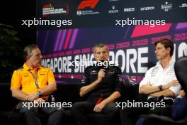 (L to R): Zak Brown (USA) McLaren Executive Director; Guenther Steiner (ITA) Haas F1 Team Prinicipal; and Toto Wolff (GER) Mercedes AMG F1 Shareholder and Executive Director, in the FIA Press Conference. 15.09.2023. Formula 1 World Championship, Rd 16, Singapore Grand Prix, Marina Bay Street Circuit, Singapore, Practice Day.