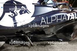 Damaged AlphaTauri AT04 of race retiree Yuki Tsunoda (JPN) AlphaTauri. 17.09.2023. Formula 1 World Championship, Rd 16, Singapore Grand Prix, Marina Bay Street Circuit, Singapore, Race Day.