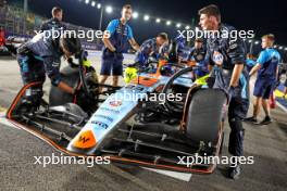 Alexander Albon (THA) Williams Racing FW45 on the grid. 17.09.2023. Formula 1 World Championship, Rd 16, Singapore Grand Prix, Marina Bay Street Circuit, Singapore, Race Day.