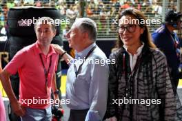 (L to R): Nicolas Todt (FRA) Driver Manager with father Jean Todt (FRA) FIA President and step mother Michelle Yeoh (MAL) on the grid. 17.09.2023. Formula 1 World Championship, Rd 16, Singapore Grand Prix, Marina Bay Street Circuit, Singapore, Race Day.