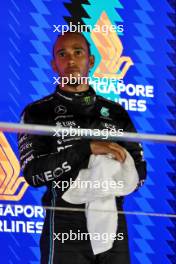 Third placed Lewis Hamilton (GBR) Mercedes AMG F1 on the podium. 17.09.2023. Formula 1 World Championship, Rd 16, Singapore Grand Prix, Marina Bay Street Circuit, Singapore, Race Day.