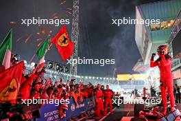 Race winner Carlos Sainz Jr (ESP) Ferrari SF-23 celebrates in parc ferme. 17.09.2023. Formula 1 World Championship, Rd 16, Singapore Grand Prix, Marina Bay Street Circuit, Singapore, Race Day.