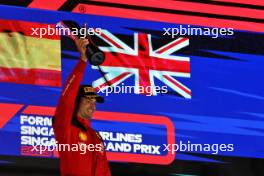 Race winner Carlos Sainz Jr (ESP) Ferrari celebrates on the podium. 17.09.2023. Formula 1 World Championship, Rd 16, Singapore Grand Prix, Marina Bay Street Circuit, Singapore, Race Day.