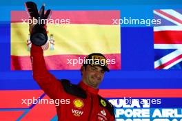 1st place  Carlos Sainz Jr (ESP) Ferrari. 17.09.2023. Formula 1 World Championship, Rd 16, Singapore Grand Prix, Marina Bay Street Circuit, Singapore, Race Day.