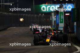 Sergio Perez (MEX) Red Bull Racing RB19. 17.09.2023. Formula 1 World Championship, Rd 16, Singapore Grand Prix, Marina Bay Street Circuit, Singapore, Race Day.