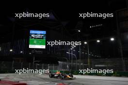 Sergio Perez (MEX) Red Bull Racing RB19. 17.09.2023. Formula 1 World Championship, Rd 16, Singapore Grand Prix, Marina Bay Street Circuit, Singapore, Race Day.