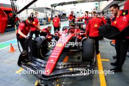 Charles Leclerc (MON) Ferrari SF-23 in the pits. 16.09.2023. Formula 1 World Championship, Rd 16, Singapore Grand Prix, Marina Bay Street Circuit, Singapore, Qualifying Day.