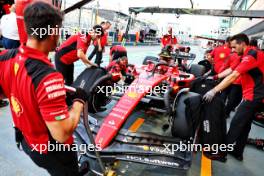 Charles Leclerc (MON) Ferrari SF-23 in the pits. 16.09.2023. Formula 1 World Championship, Rd 16, Singapore Grand Prix, Marina Bay Street Circuit, Singapore, Qualifying Day.