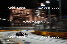 Zhou Guanyu (CHN) Alfa Romeo F1 Team C43. 16.09.2023. Formula 1 World Championship, Rd 16, Singapore Grand Prix, Marina Bay Street Circuit, Singapore, Qualifying Day.