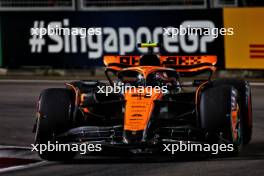 Lando Norris (GBR) McLaren MCL60. 16.09.2023. Formula 1 World Championship, Rd 16, Singapore Grand Prix, Marina Bay Street Circuit, Singapore, Qualifying Day.