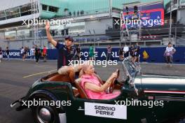Sergio Perez (MEX) Red Bull Racing on the drivers' parade. 17.09.2023. Formula 1 World Championship, Rd 16, Singapore Grand Prix, Marina Bay Street Circuit, Singapore, Race Day.