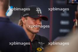 Valtteri Bottas (FIN) Alfa Romeo F1 Team with the media. 14.09.2023. Formula 1 World Championship, Rd 16, Singapore Grand Prix, Marina Bay Street Circuit, Singapore, Preparation Day.