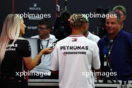 Lewis Hamilton (GBR) Mercedes AMG F1 with Ted Kravitz (GBR) Sky Sports Pitlane Reporter. 14.09.2023. Formula 1 World Championship, Rd 16, Singapore Grand Prix, Marina Bay Street Circuit, Singapore, Preparation Day.