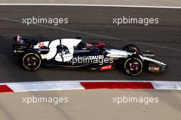 Nyck de Vries (NLD) AlphaTauri AT04. 24.02.2023. Formula 1 Testing, Sakhir, Bahrain, Day Two.