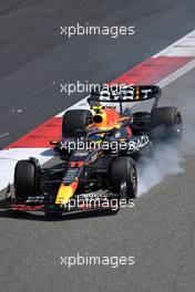 Sergio Perez (MEX) Red Bull Racing RB19 locks up under braking. 24.02.2023. Formula 1 Testing, Sakhir, Bahrain, Day Two.