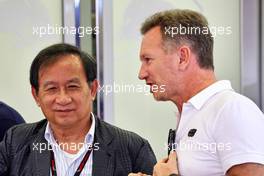 (L to R): Chalerm Yoovidhya (THA) Red Bull Racing Co-Owner with Christian Horner (GBR) Red Bull Racing Team Principal. 24.02.2023. Formula 1 Testing, Sakhir, Bahrain, Day Two.