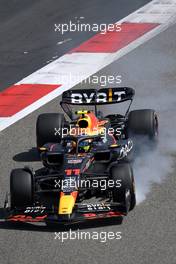 Sergio Perez (MEX) Red Bull Racing RB19 locks up under braking. 24.02.2023. Formula 1 Testing, Sakhir, Bahrain, Day Two.