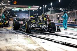 Lewis Hamilton (GBR) Mercedes AMG F1 W14 practices a pit stop. 25.02.2023. Formula 1 Testing, Sakhir, Bahrain, Day Three.