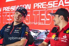 (L to R): Max Verstappen (NLD) Red Bull Racing and Charles Leclerc (MON) Ferrari in the FIA Press Conference. 25.02.2023. Formula 1 Testing, Sakhir, Bahrain, Day Three.