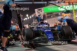 Alexander Albon (THA) Williams Racing FW45 practices a pit stop. 25.02.2023. Formula 1 Testing, Sakhir, Bahrain, Day Three.