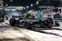 Lewis Hamilton (GBR) Mercedes AMG F1 W14 practices a pit stop. 25.02.2023. Formula 1 Testing, Sakhir, Bahrain, Day Three.
