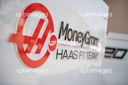 Haas F1 Team logo. 22.02.2023. Formula 1 Testing, Sakhir, Bahrain, Preparations.