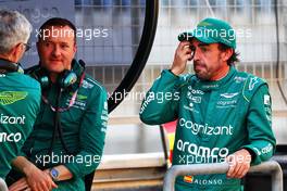 (L to R): Mike Krack (LUX) Aston Martin F1 Team, Team Principal with Eric Blandin (FRA) Aston Martin F1 Team Deputy Technical Director and Fernando Alonso (ESP) Aston Martin F1 Team. Formula One Testing, Day One, Thursday 23rd February 2023. Sakhir, Bahrain. 23.02.2023. Formula 1 Testing, Sakhir, Bahrain, Day One.